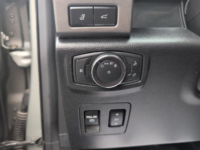Used 2019 Ford Expedition XLT w/ Equipment Group 202A AWD/4WD image 15