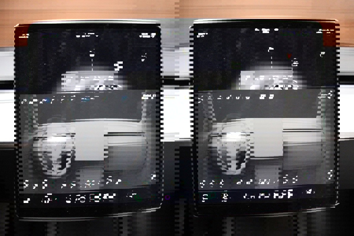 Used 2022 Tesla Model Y Long Range image 42