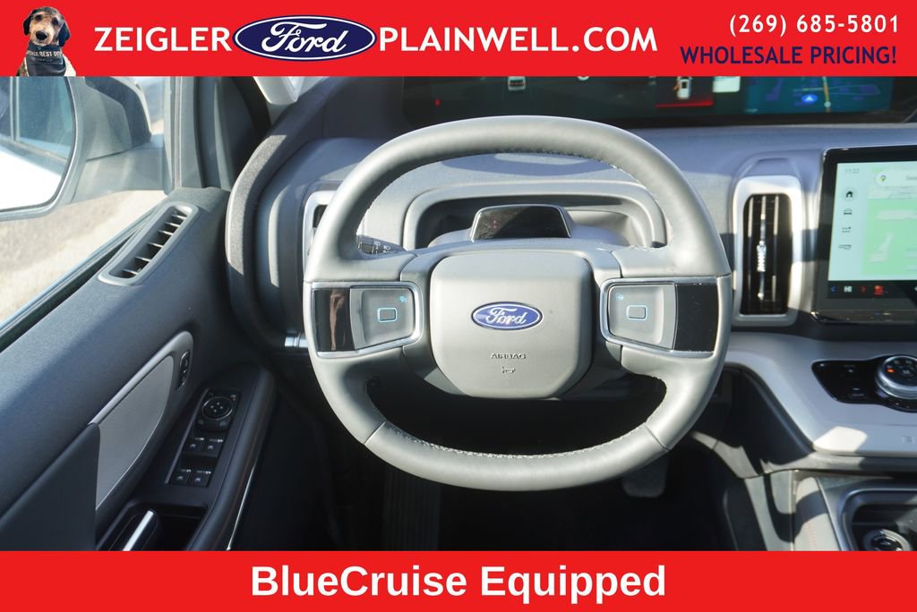 Used 2025 Ford Expedition Active image 19