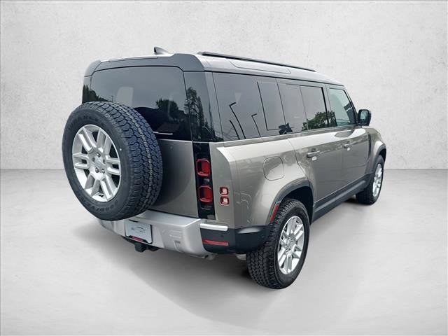 Used 2025 Land Rover Defender 110 S AWD/4WD image 5