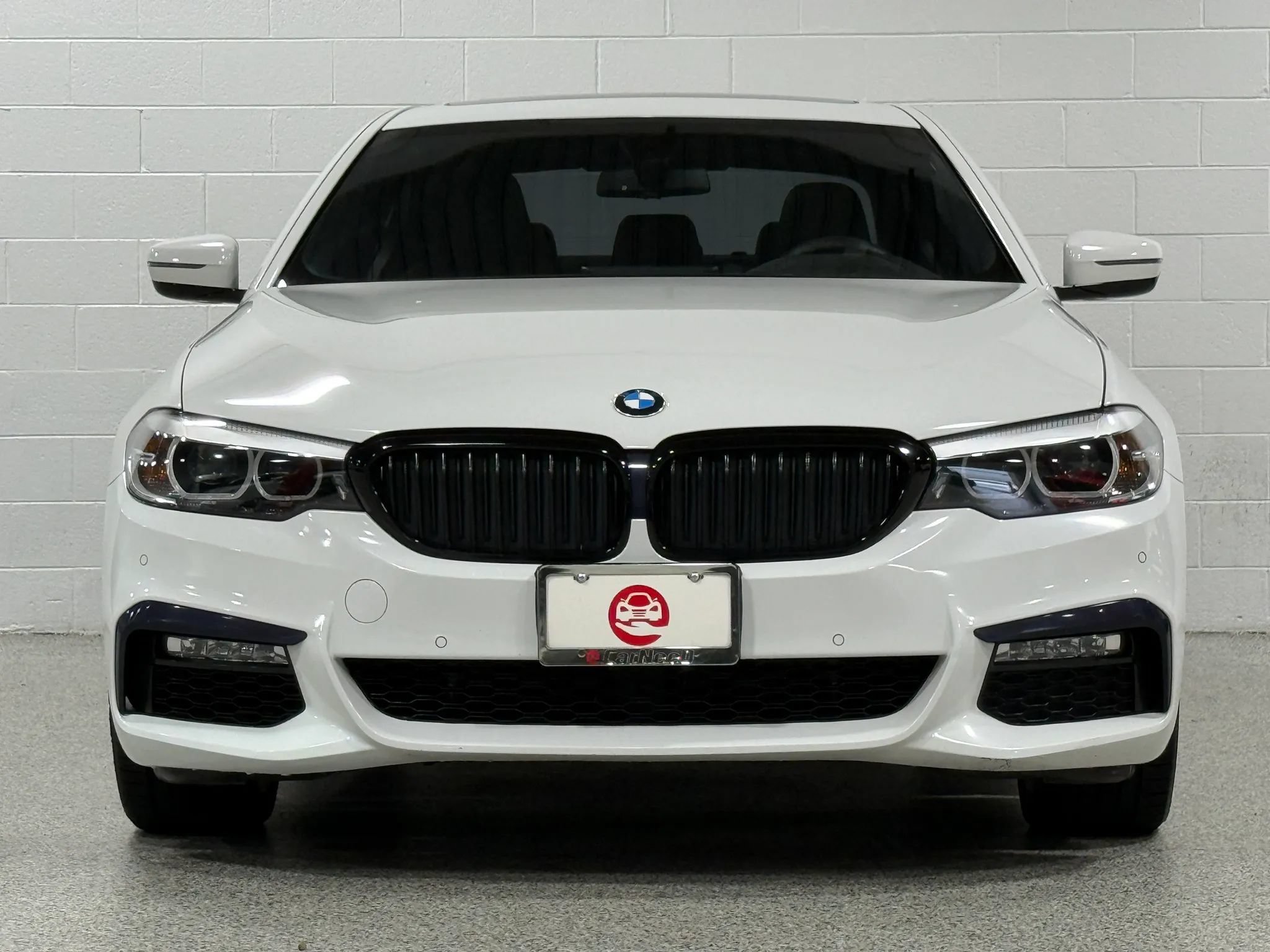 Used 2018 BMW 530e xDrive w/ M Sport Package 2 AWD/4WD image 3
