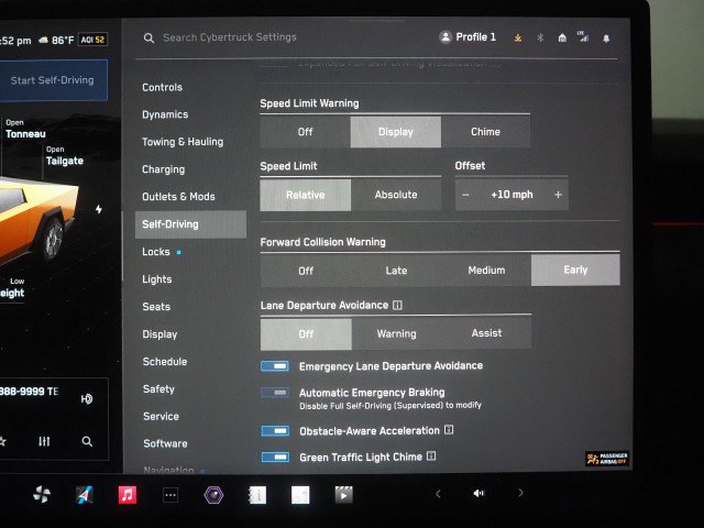 Used 2024 Tesla Cybertruck AWD Crew Cab image 36