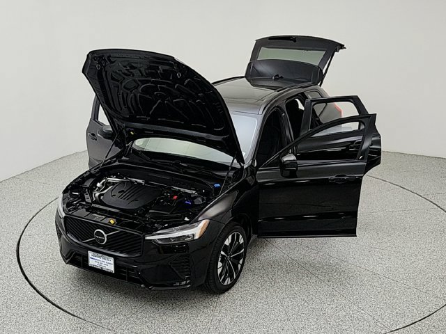 Certified 2026 Volvo XC60 B5 Plus AWD/4WD image 39