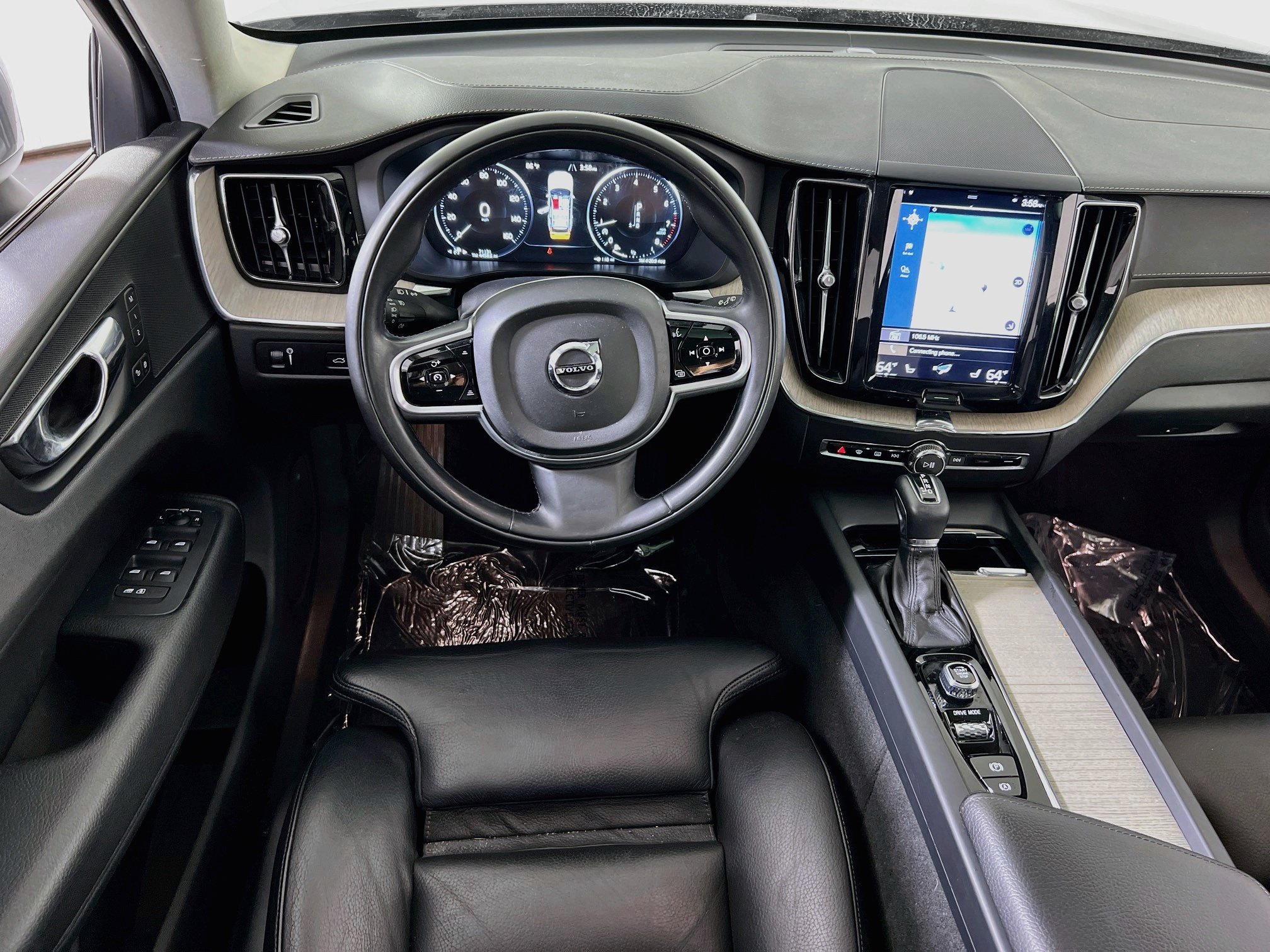Used 2018 Volvo XC60 T5 Inscription w/ Convenience Package AWD/4WD image 24