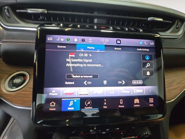 Used 2021 Jeep Grand Cherokee L Summit w/ Luxury Tech Group V AWD/4WD image 15
