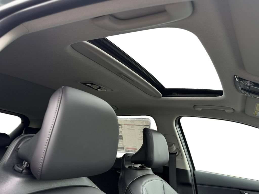 New 2026 Kia Niro SX Touring FWD image 5