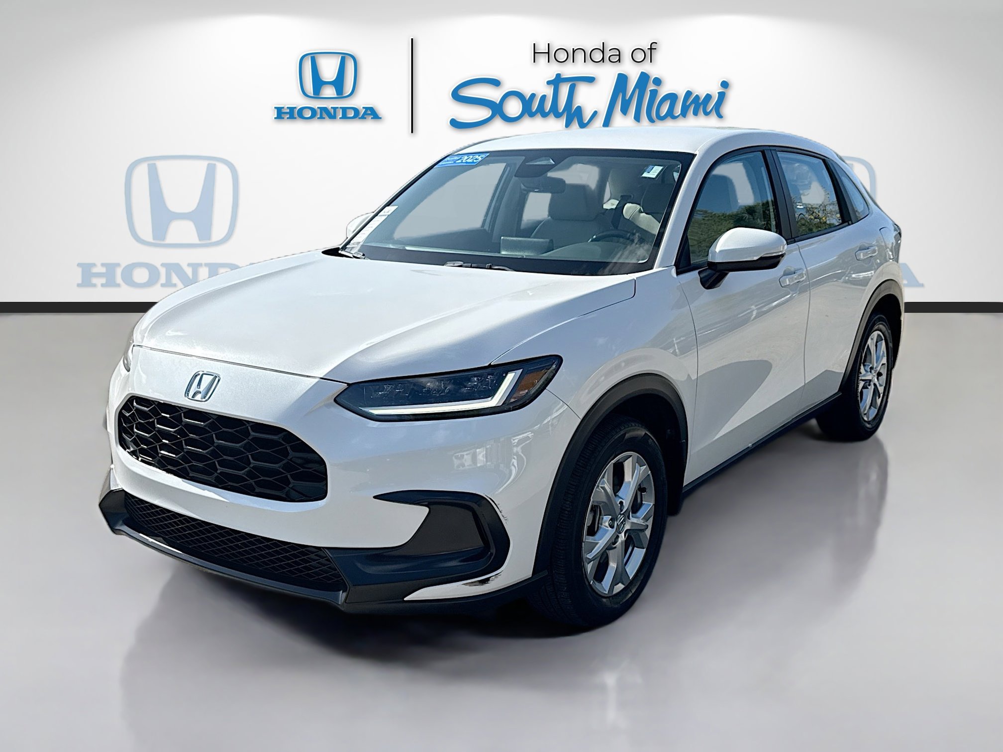 Certified 2025 Honda HR-V LX image 3