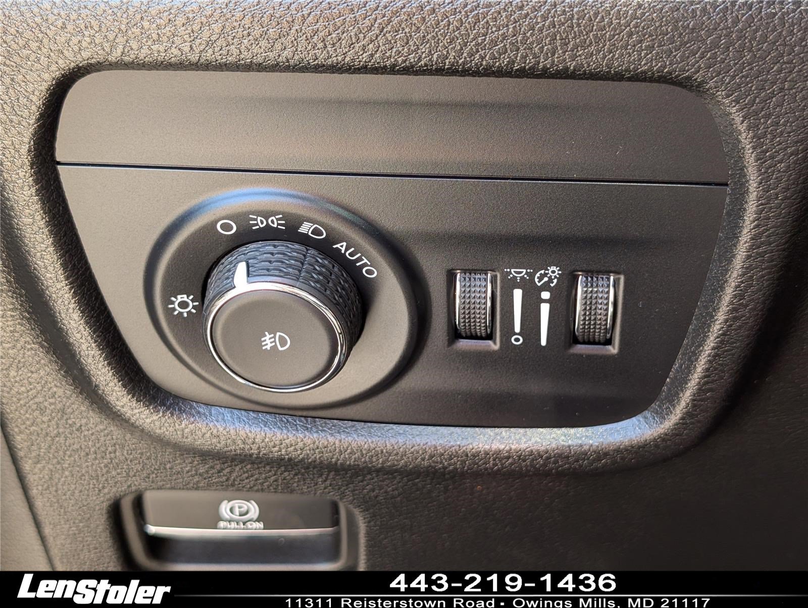 Used 2023 Jeep Grand Cherokee L Limited AWD/4WD image 25