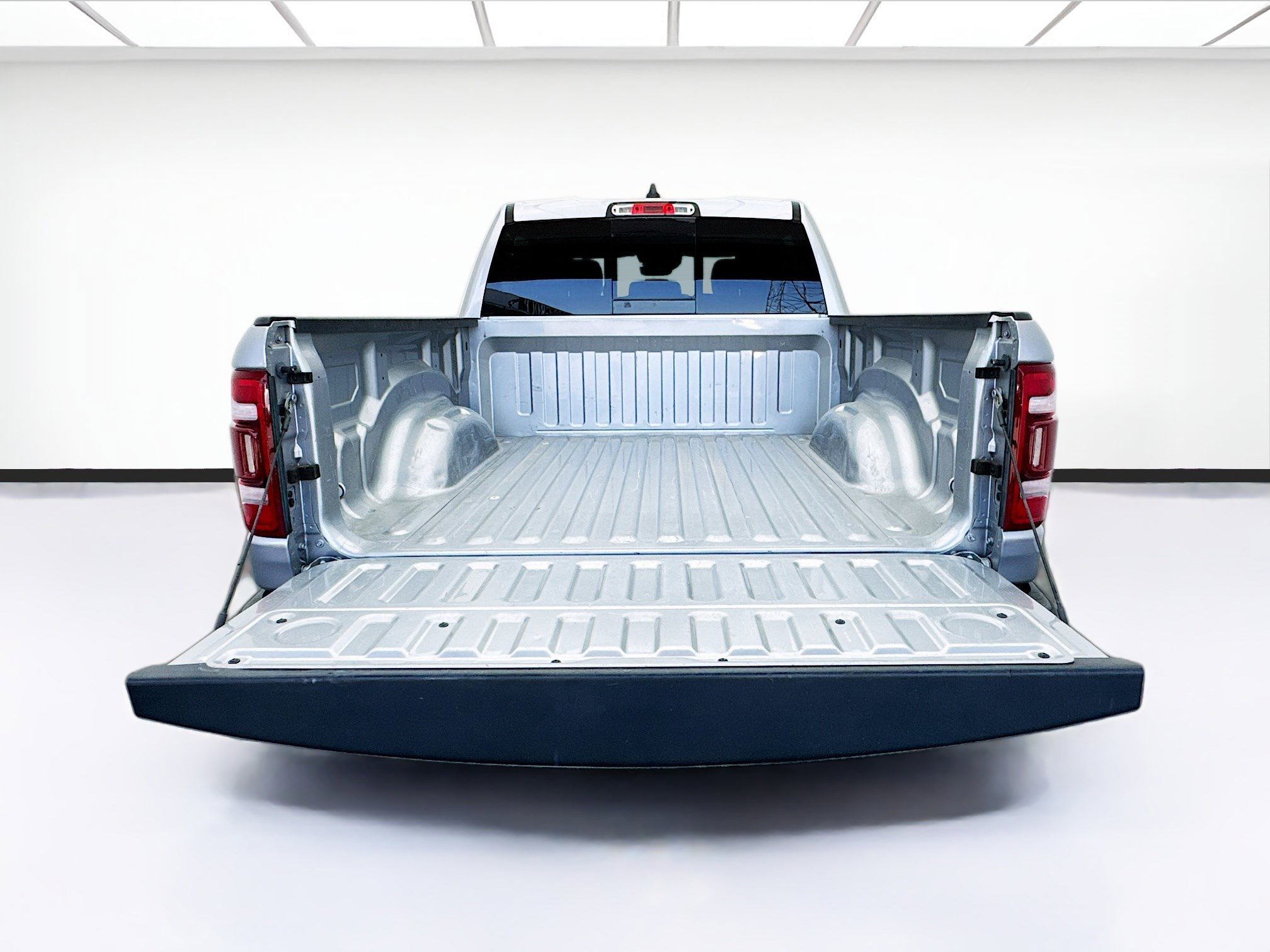Used 2021 RAM 1500 Laramie w/ Off Road Group image 17