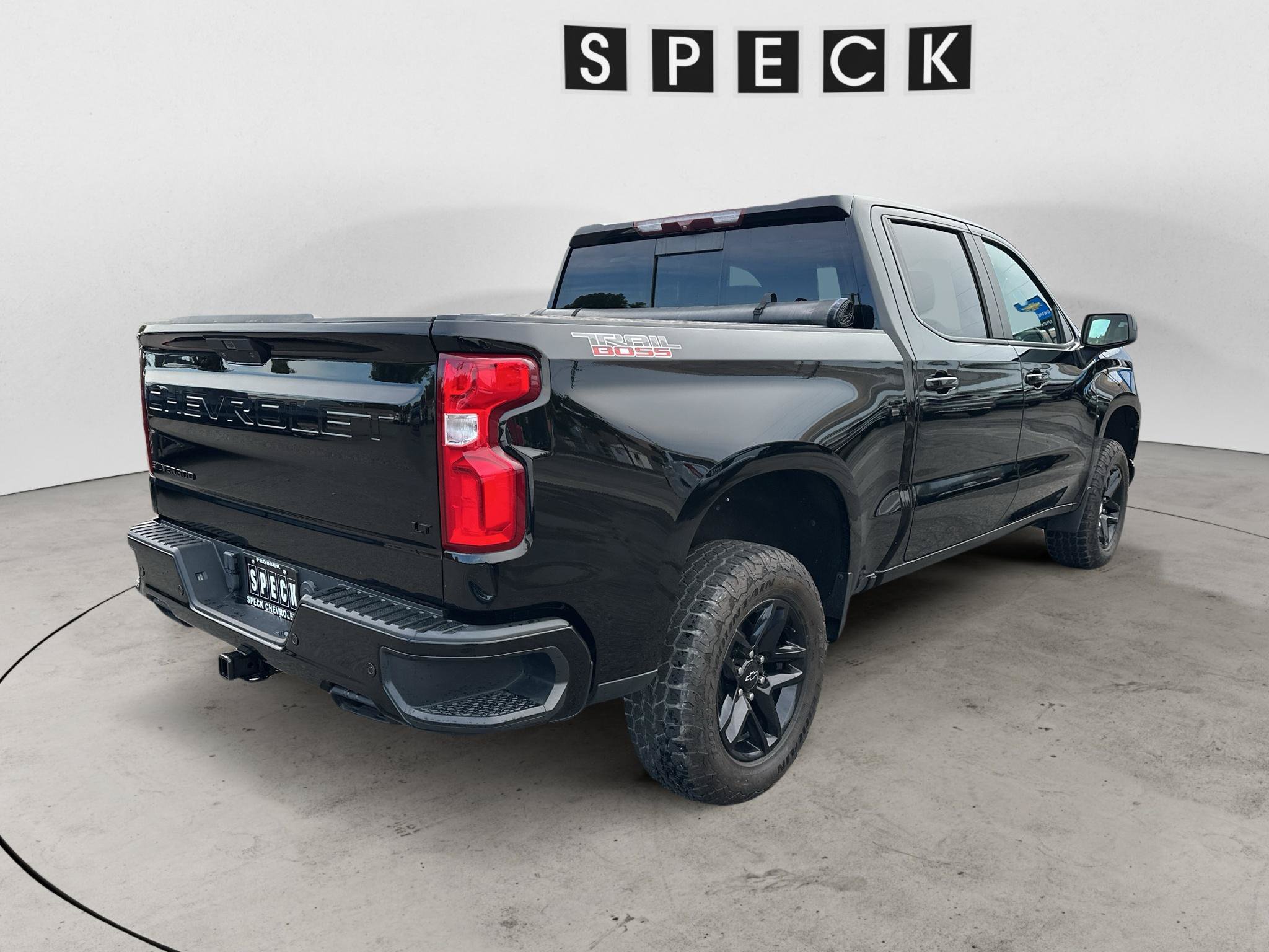 Used 2020 Chevrolet Silverado 1500 LT Trail Boss w/ Midnight Edition AWD/4WD image 5