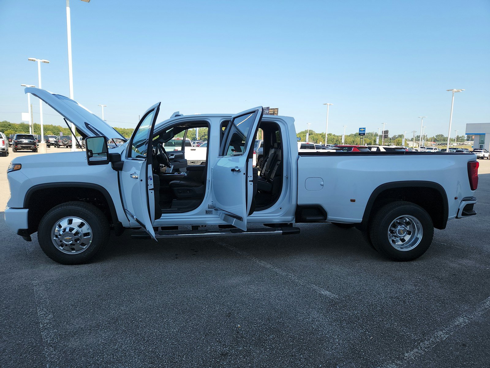New 2026 Chevrolet Silverado 3500 High Country w/ High Country Premium Package AWD/4WD image 33