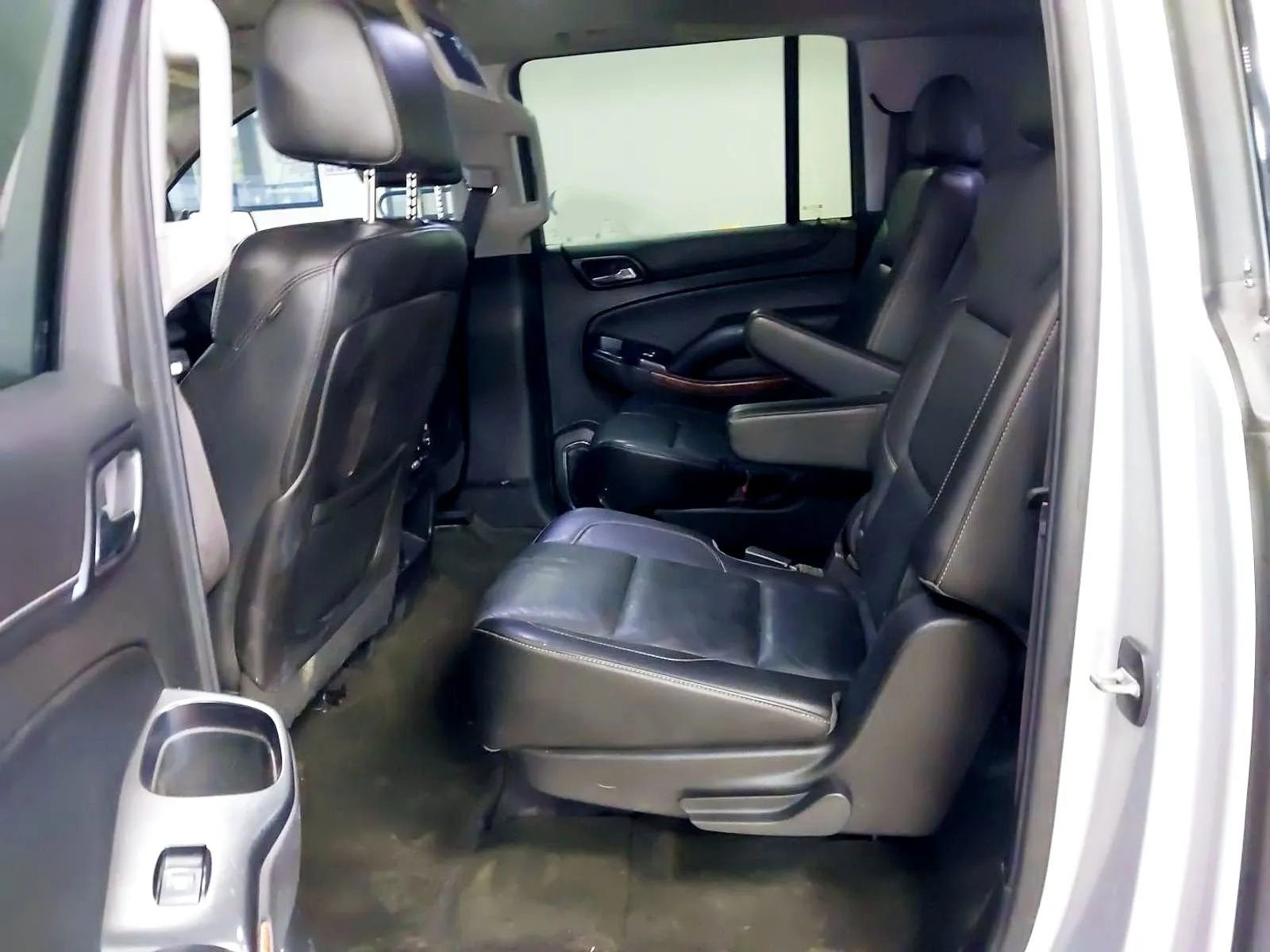 Used 2015 Chevrolet Suburban LTZ AWD/4WD image 4