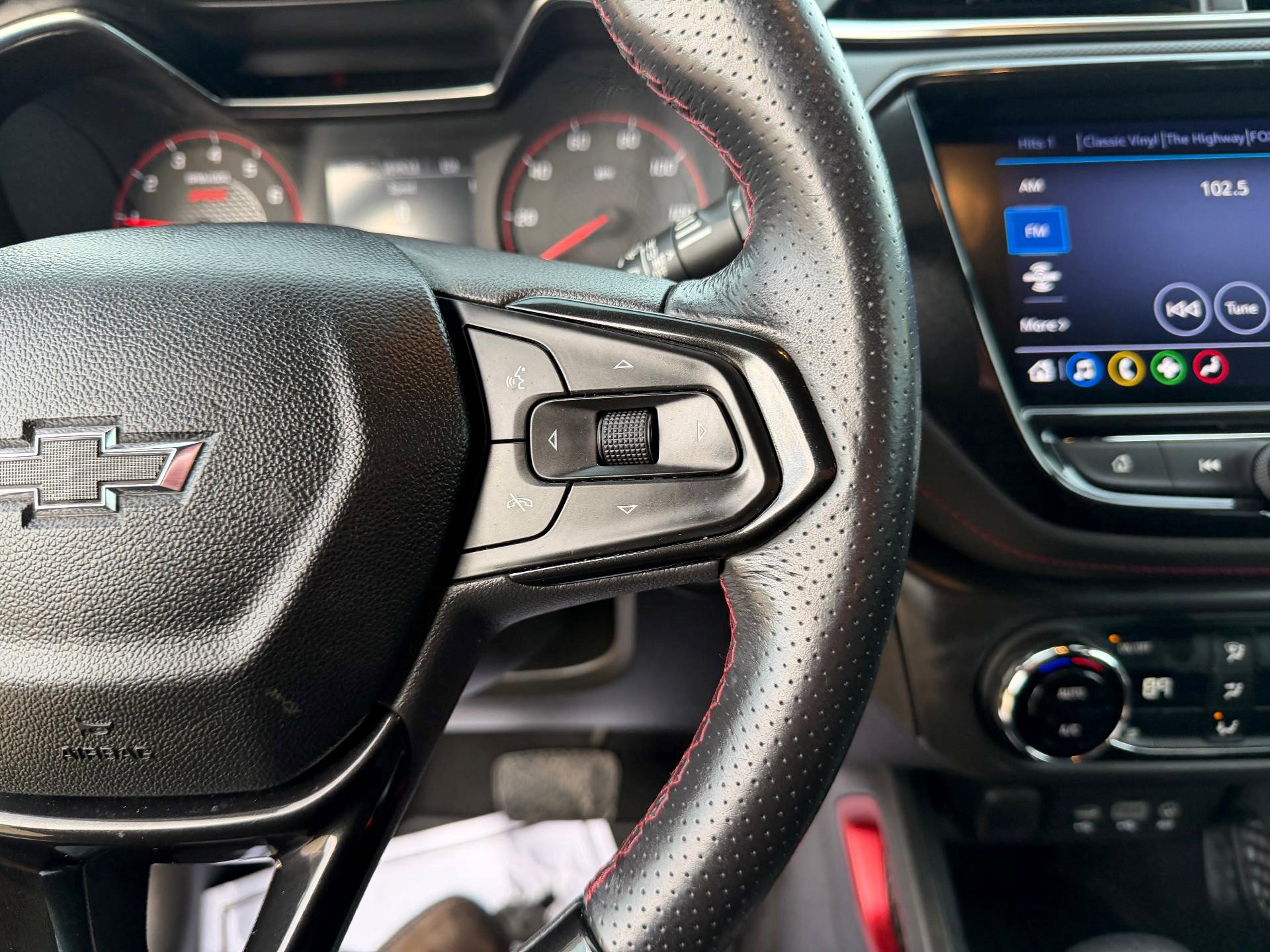 Certified 2021 Chevrolet TrailBlazer RS w/ Convenience Package image 17