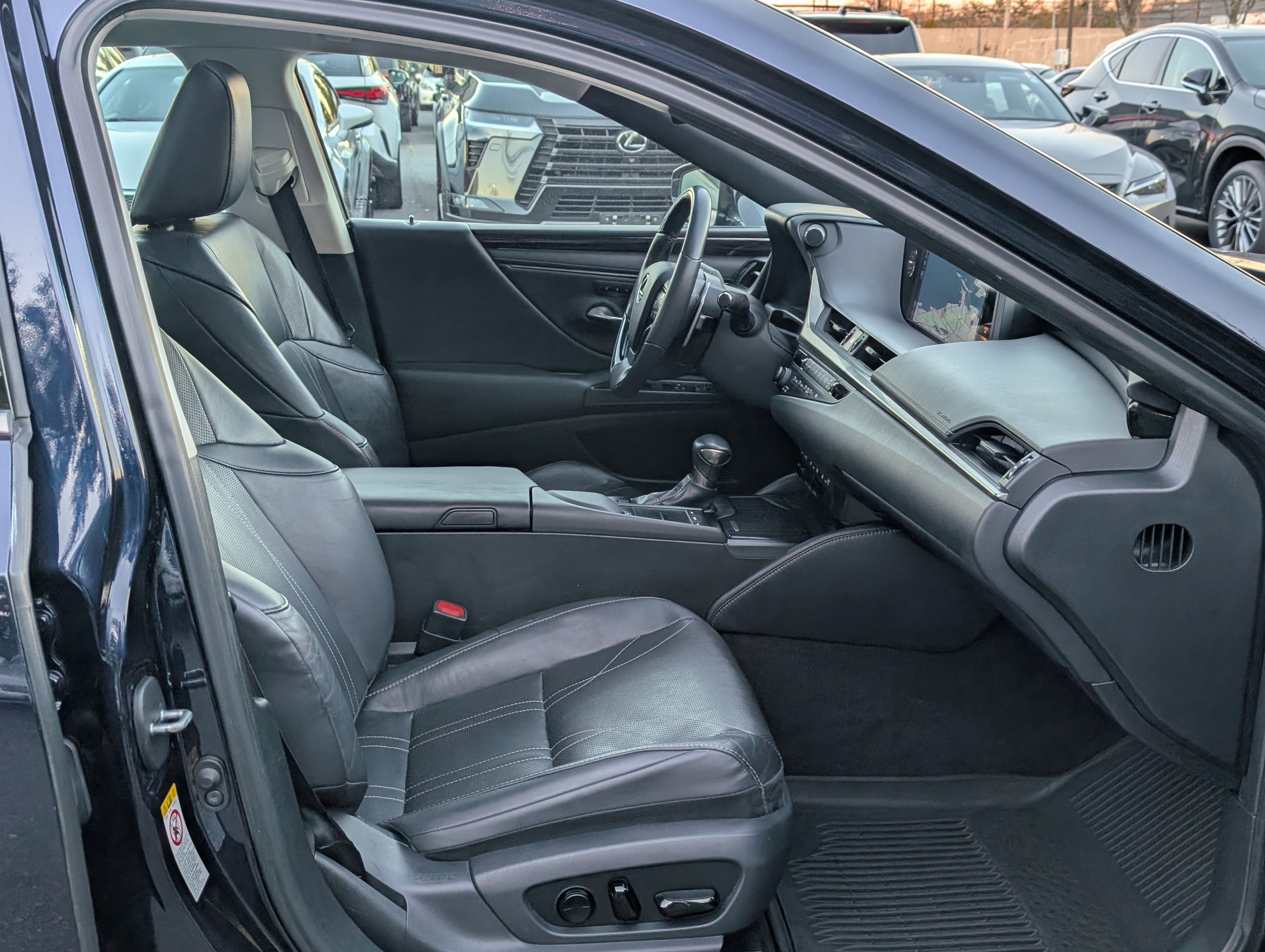 Certified 2019 Lexus ES 350 w/ Accessory Package image 11