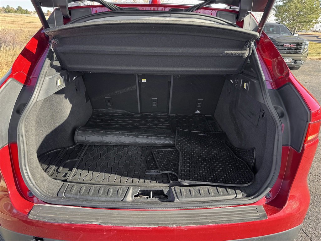 Used 2017 Jaguar F-PACE R-Sport image 9