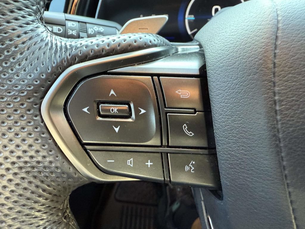 Used 2025 Lexus TX 500h AWD image 22