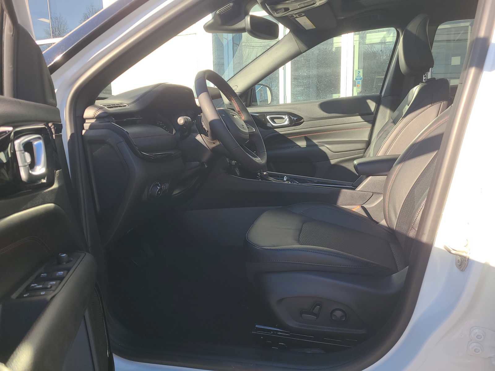 New 2024 Jeep Compass Trailhawk w/ Sun and Sound Group image 19