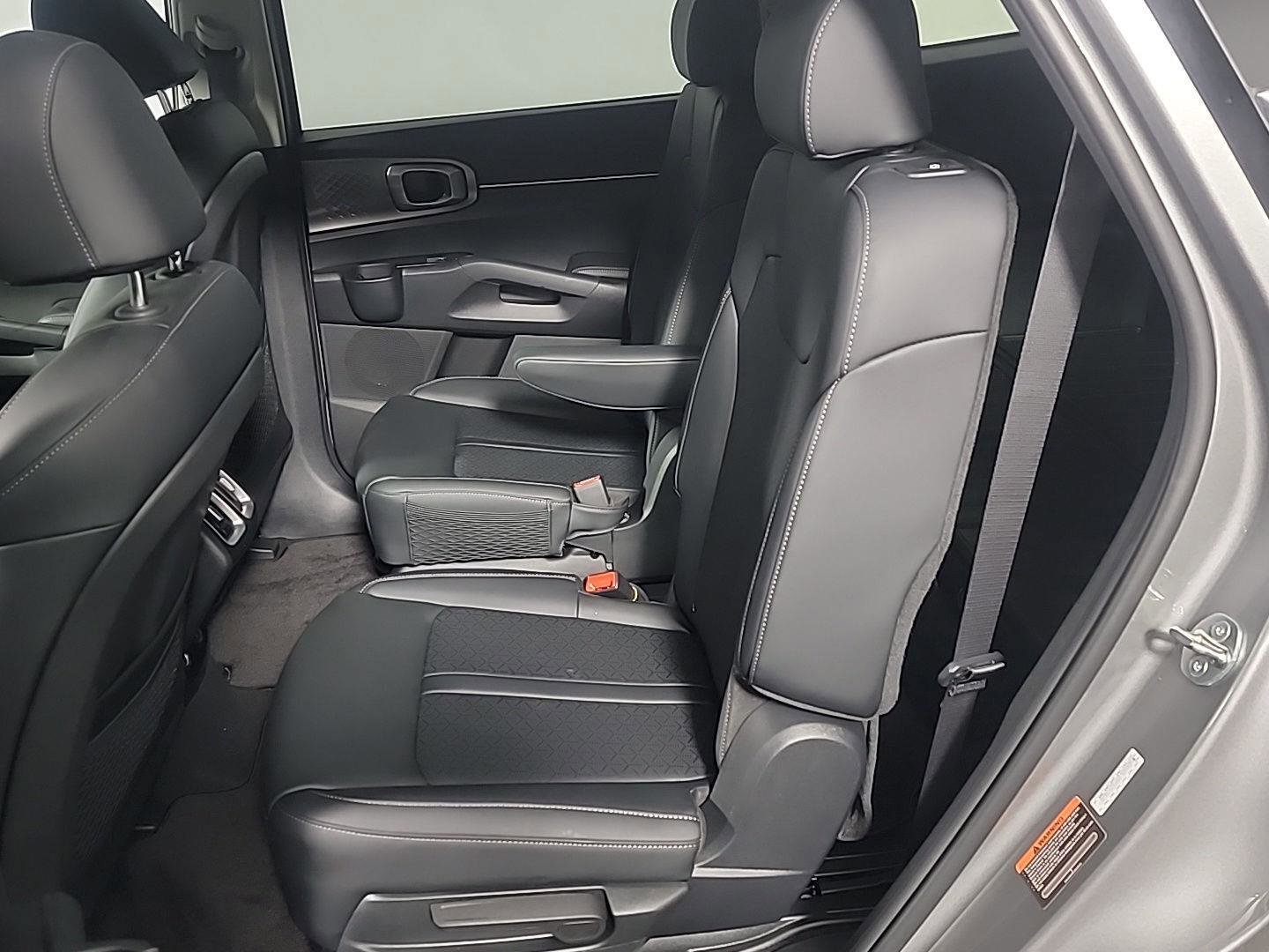 Used 2023 Kia Sorento EX AWD/4WD image 18