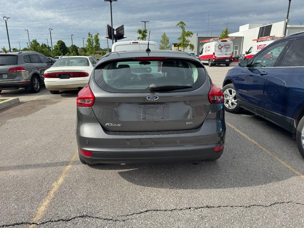 Used 2018 Ford Focus SEL w/ Cold Weather Package FWD image 12