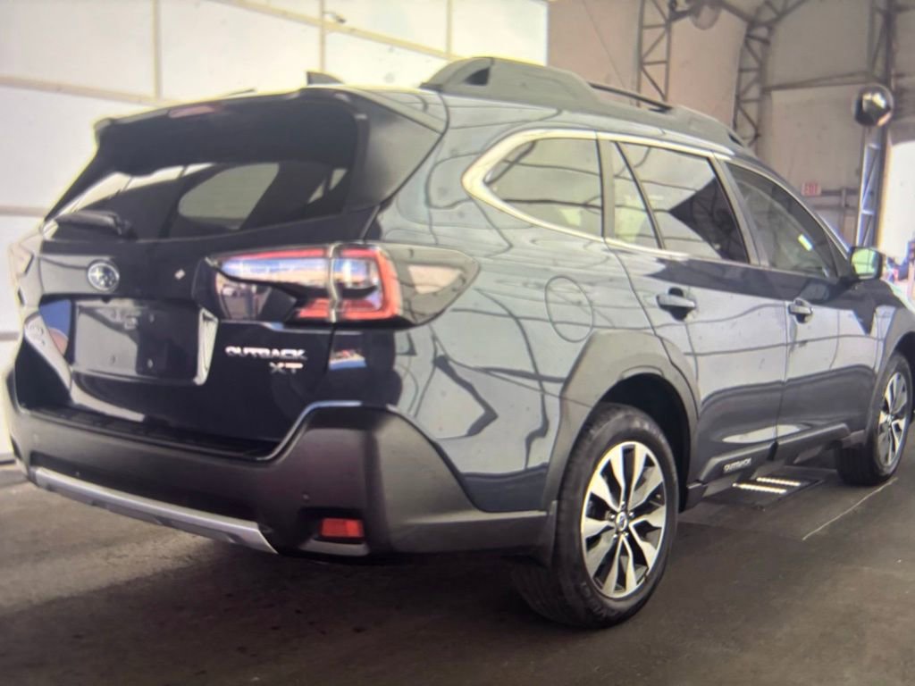Used 2025 Subaru Outback Limited XT image 2