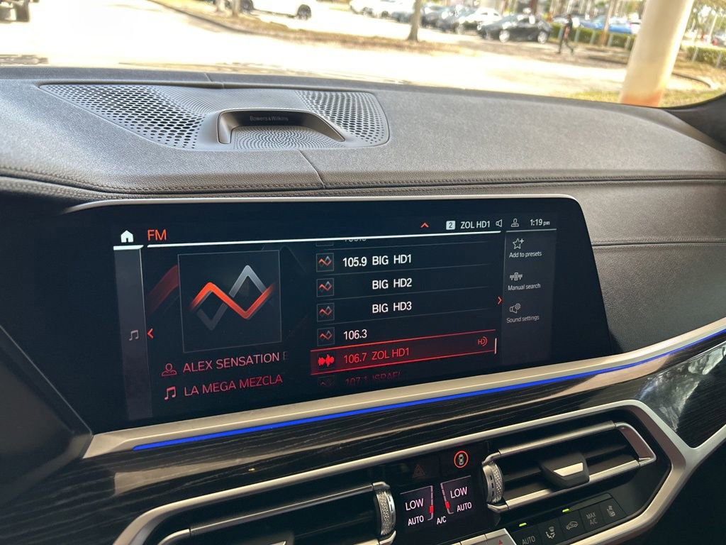 Used 2022 BMW X7 M50i image 7