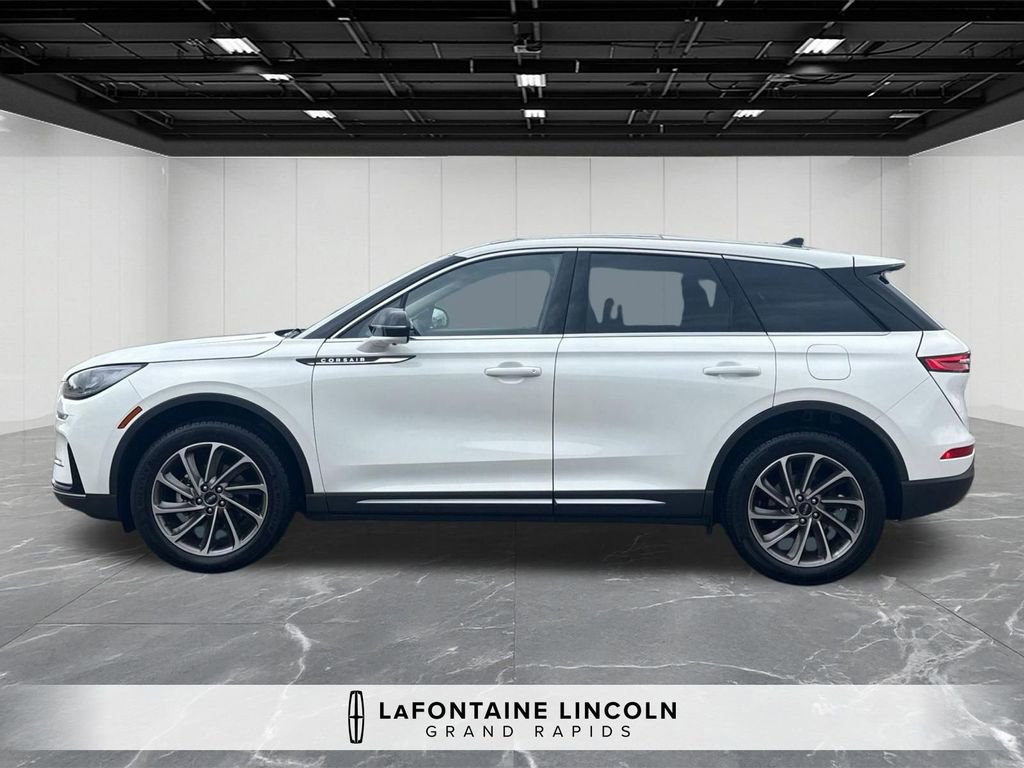 Used 2024 Lincoln Corsair AWD w/ Equipment Group 101A image 2