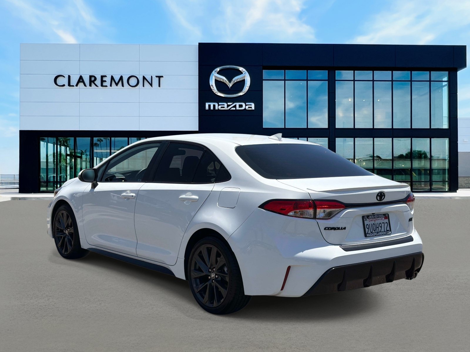 Used 2025 Toyota Corolla SE FWD image 6