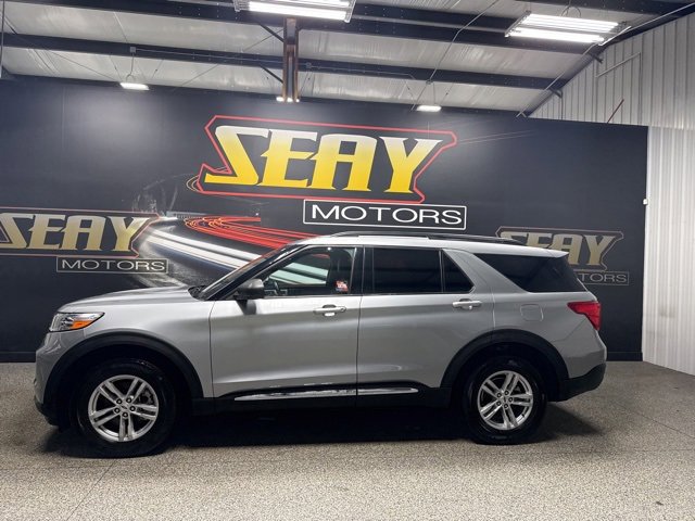 Used 2023 Ford Explorer XLT w/ Equipment Group 202A image 3