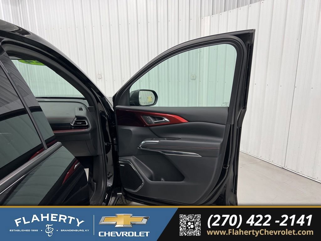 Used 2024 Chevrolet Traverse RS w/ LPO, Floor Liner Package AWD/4WD image 14