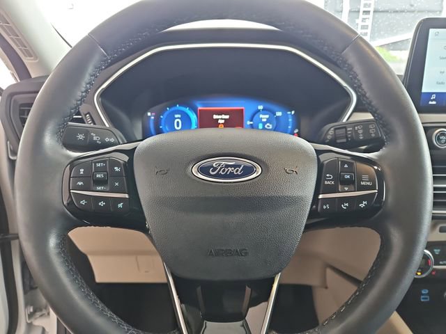 Used 2021 Ford Escape Titanium image 23