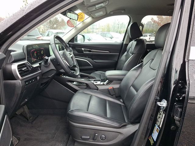 Used 2024 Kia Telluride S image 16