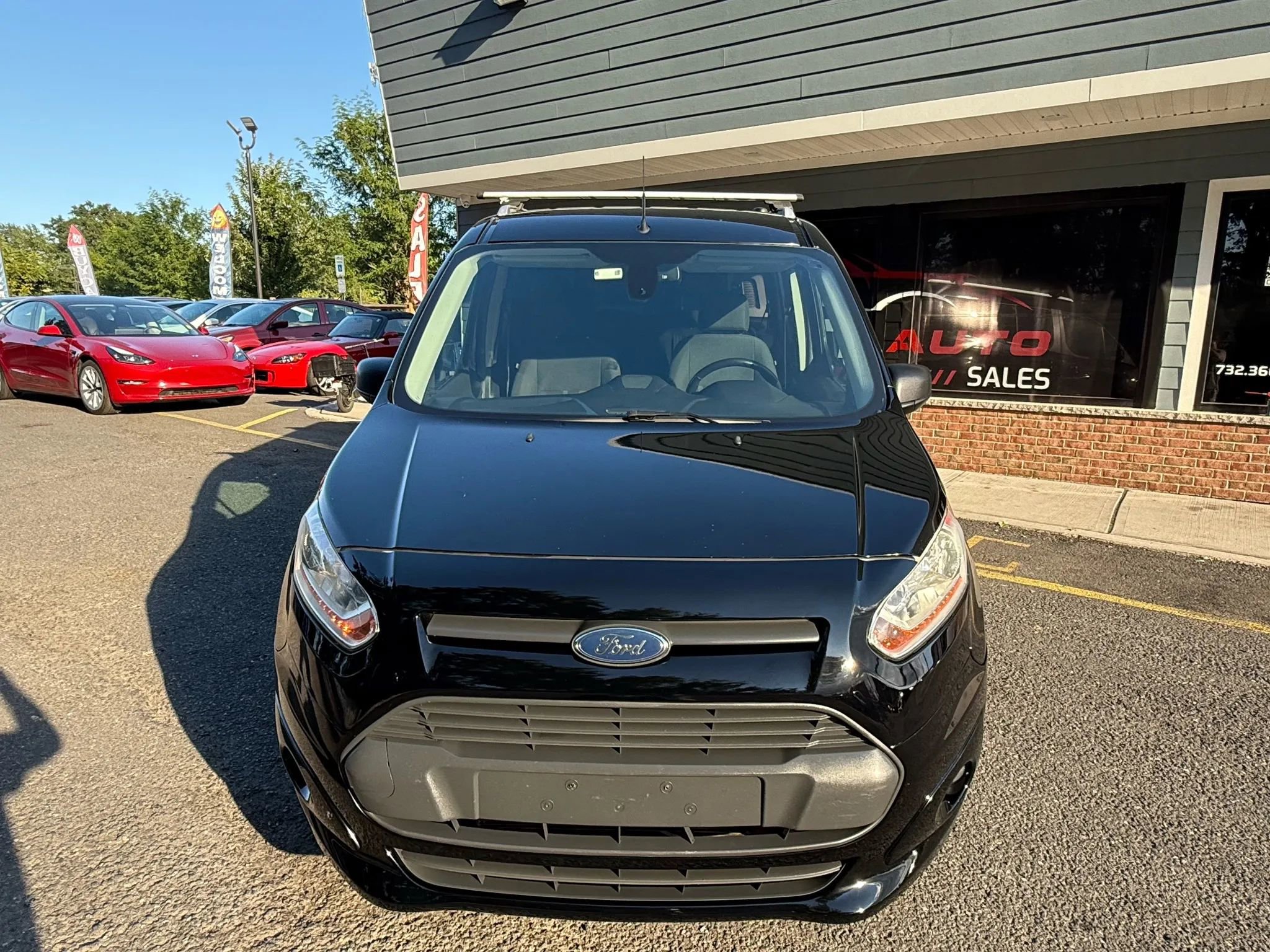 Used 2018 Ford Transit Connect XLT image 2