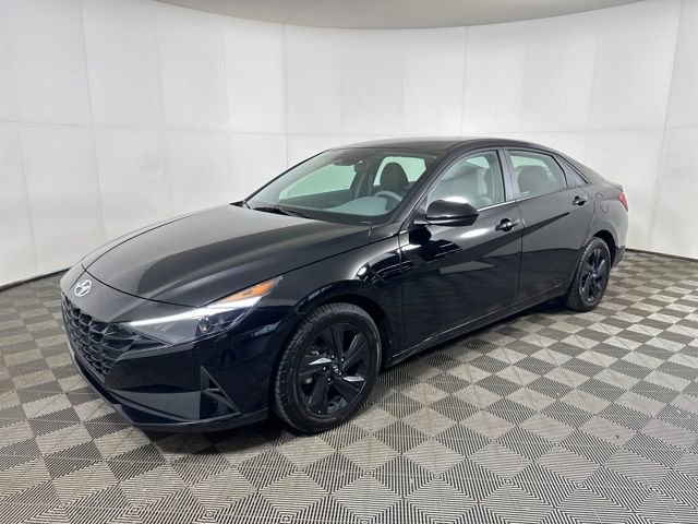 Used 2023 Hyundai Elantra SEL image 7