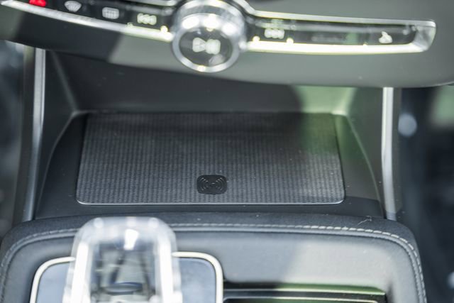 Used 2025 Volvo XC90 B6 Plus image 24