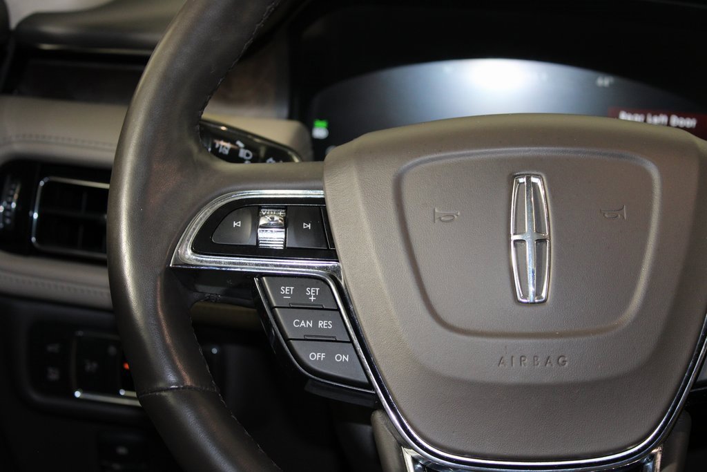 Used 2022 Lincoln Nautilus Reserve image 16
