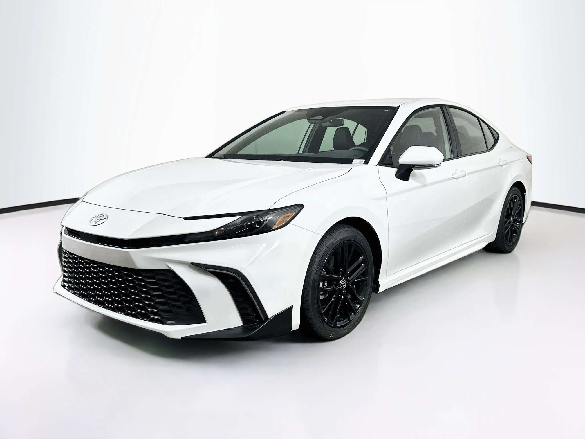 Used 2026 Toyota Camry SE FWD image 3
