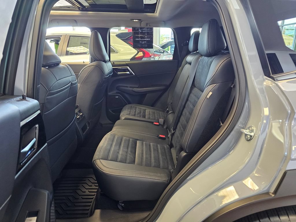 New 2026 Mitsubishi Outlander AWD image 8