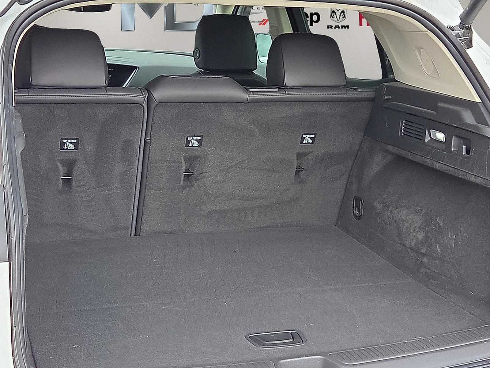 Used 2023 Buick Envision Essence AWD/4WD image 8