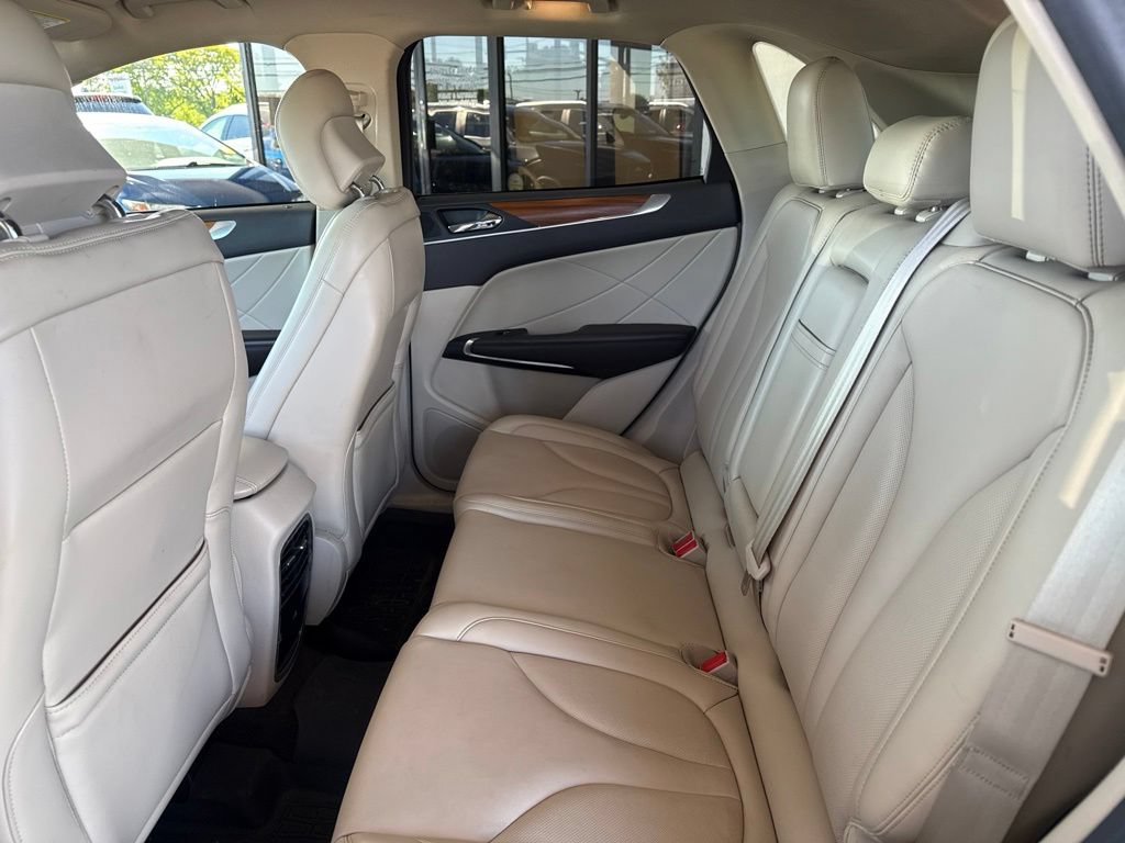 Used 2019 Lincoln MKC Select FWD image 12