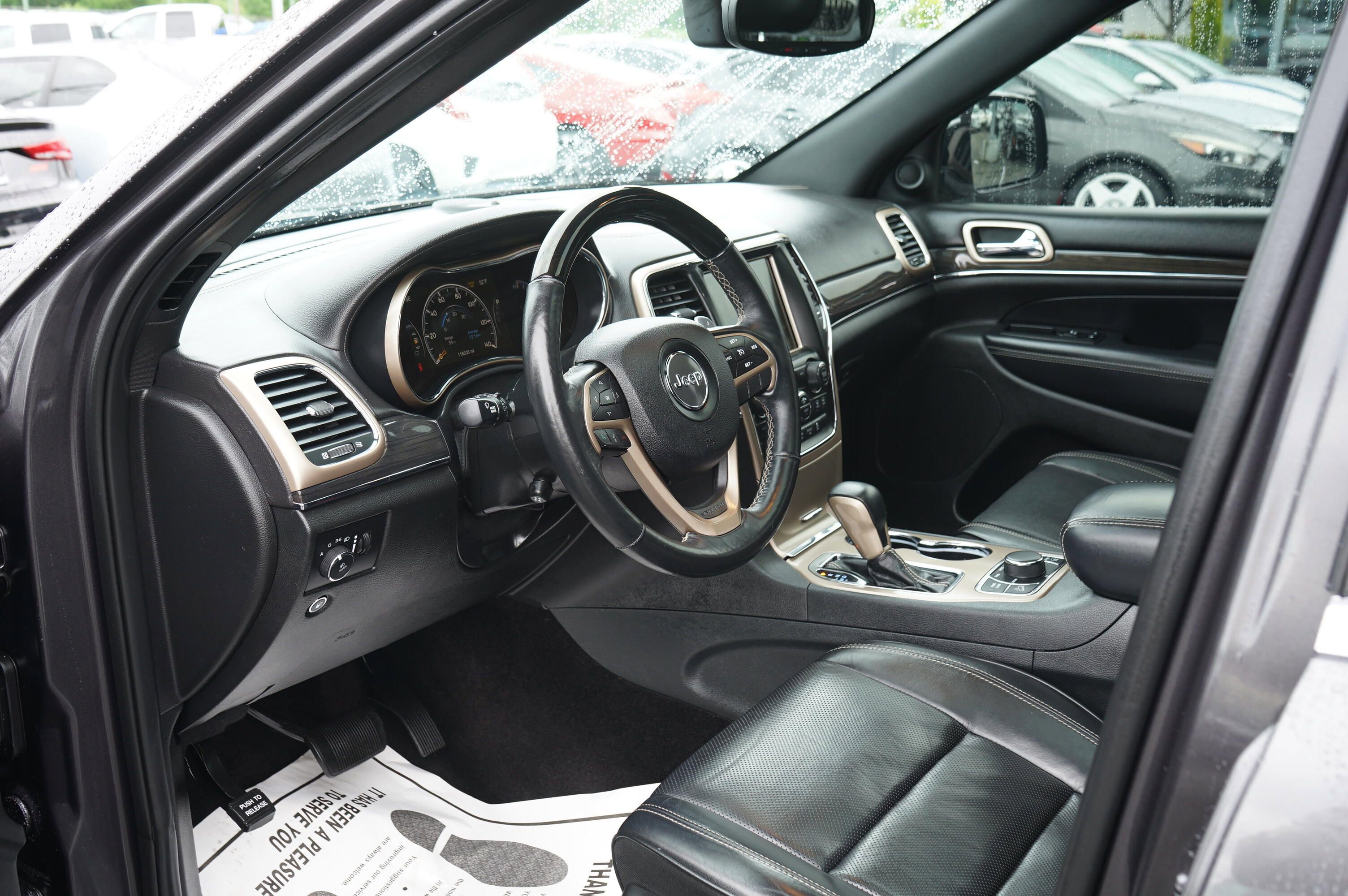 Used 2017 Jeep Grand Cherokee Overland AWD/4WD image 12
