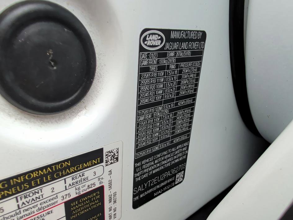 Used 2023 Land Rover Range Rover Velar R-Dynamic S image 32