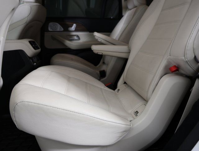 Used 2021 Mercedes-Benz GLS 580 4MATIC image 4