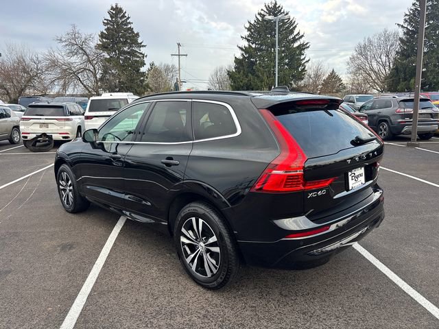 Used 2023 Volvo XC60 B5 Core image 10