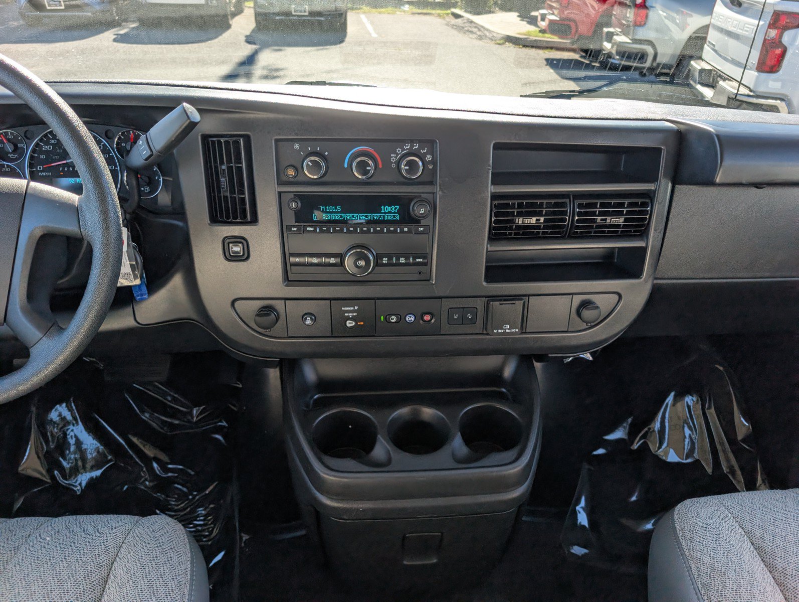 Used 2025 Chevrolet Express 3500 LT w/ LT Preferred Equipment Group RWD image 18