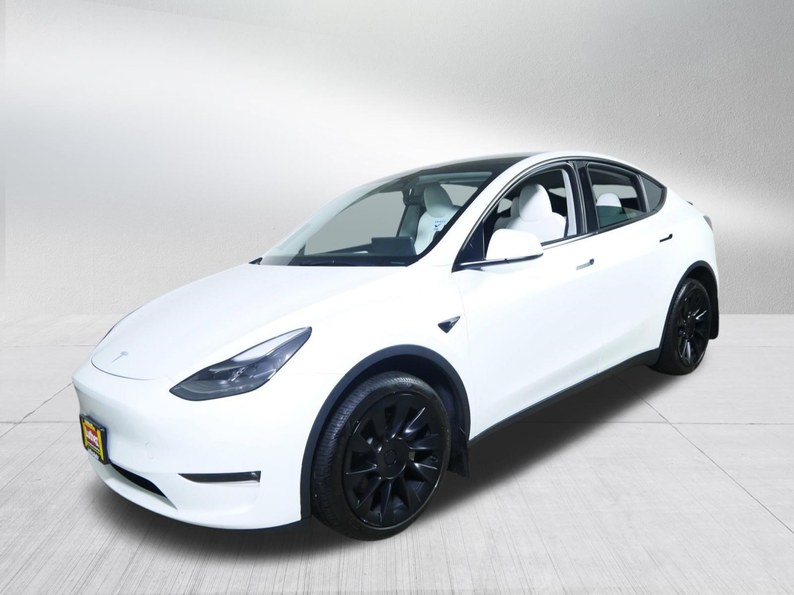 Used 2023 Tesla Model Y Long Range AWD/4WD image 3