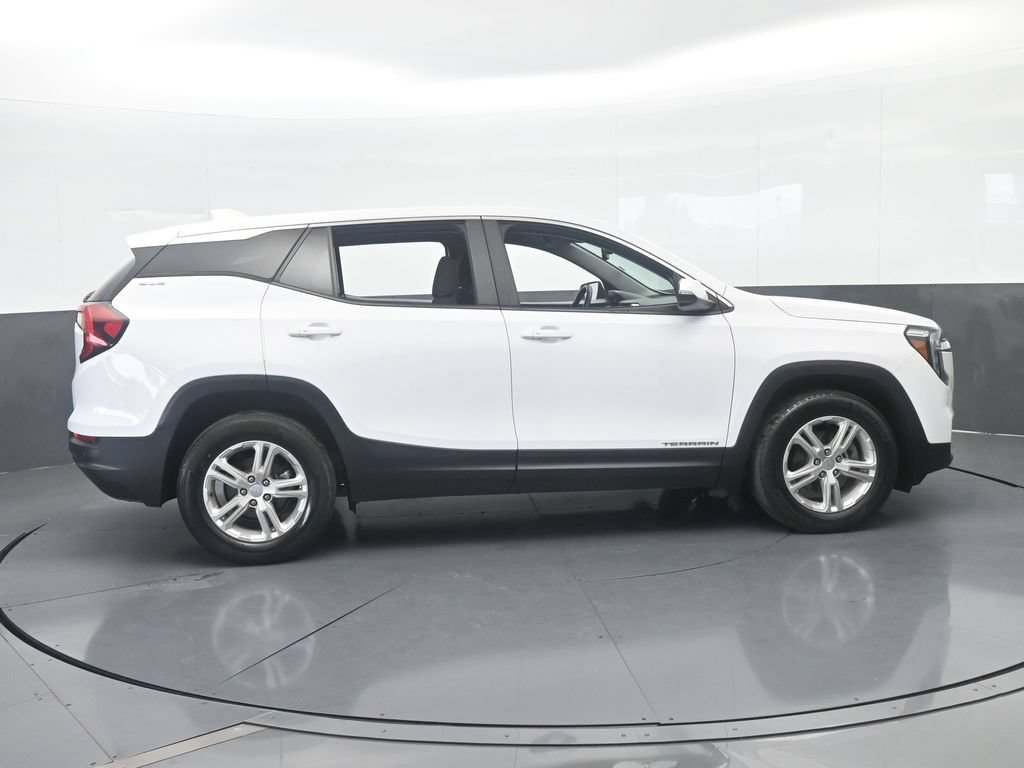 Used 2022 GMC Terrain SLE FWD image 7