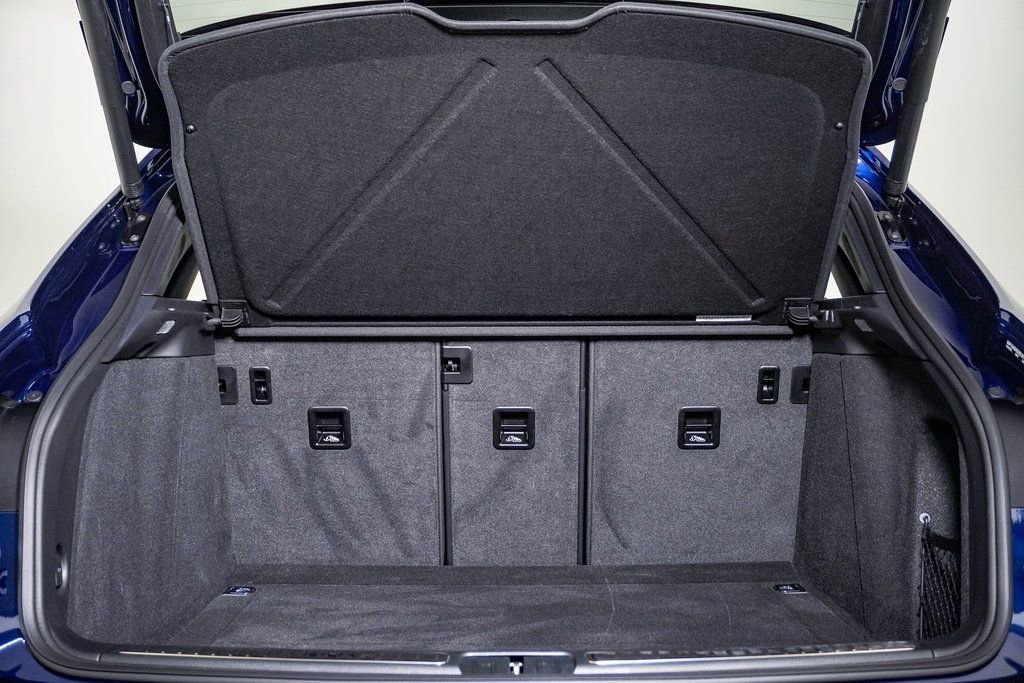 Certified 2025 Porsche Macan image 28