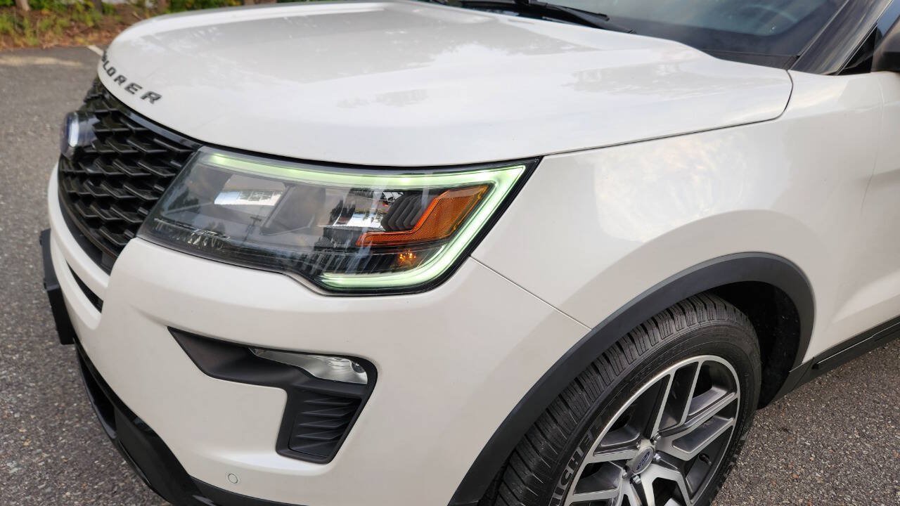Used 2018 Ford Explorer Sport w/ Equipment Group 401A AWD/4WD image 23