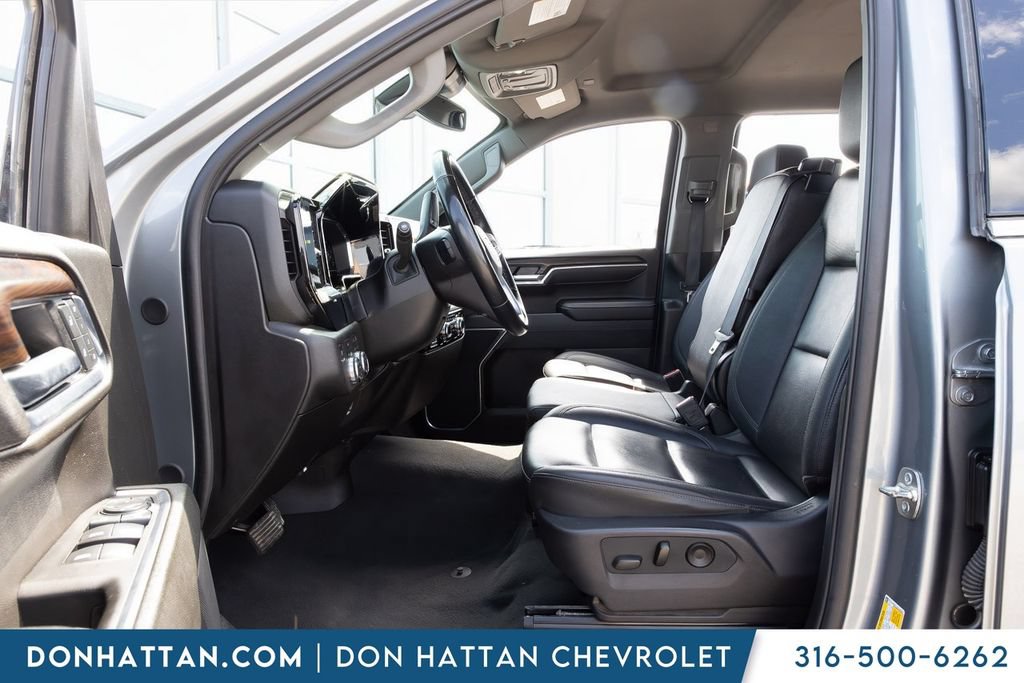 Used 2025 GMC Sierra 1500 SLT AWD/4WD image 3