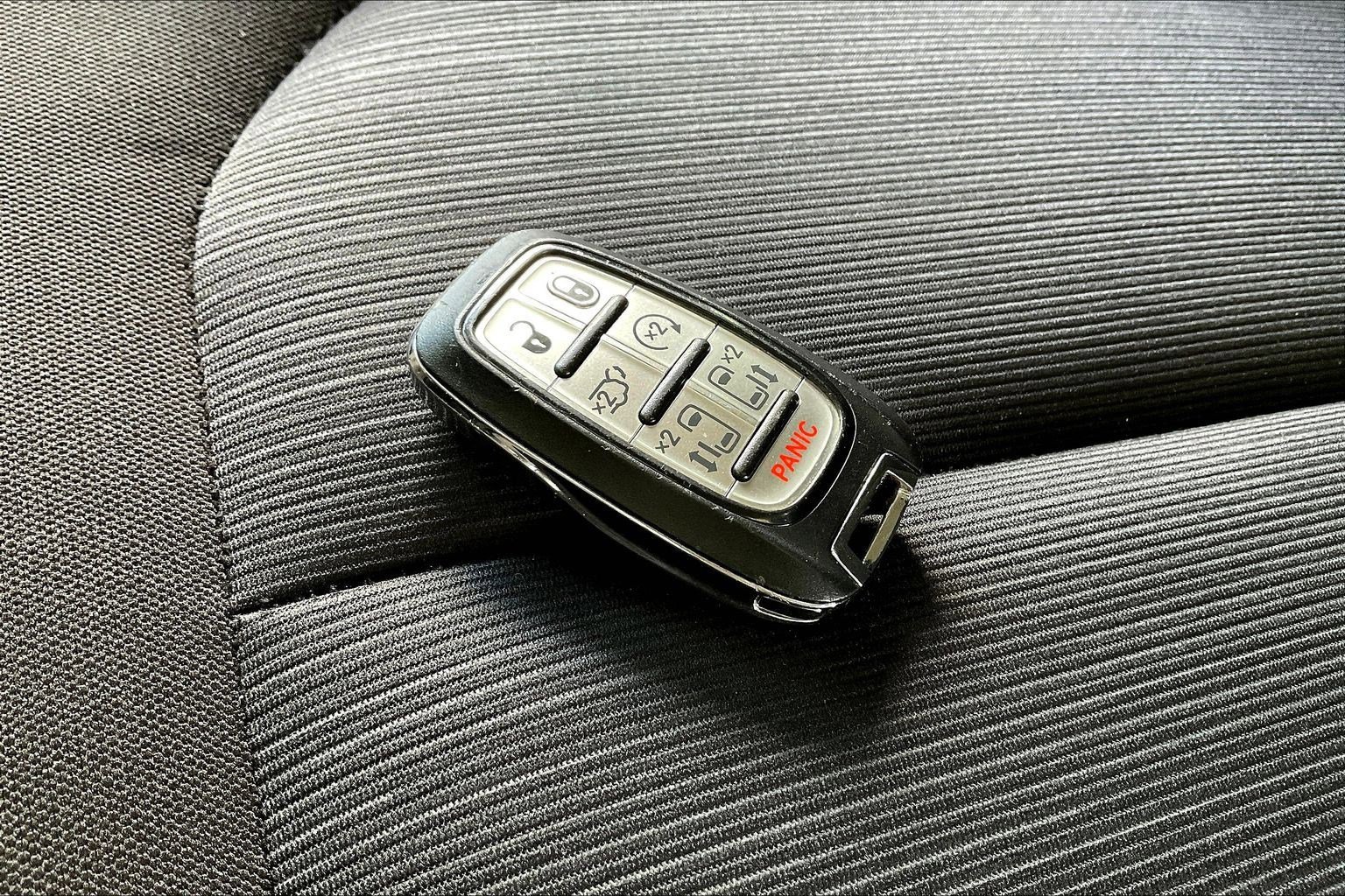 Used 2023 Chrysler Voyager LX FWD image 32